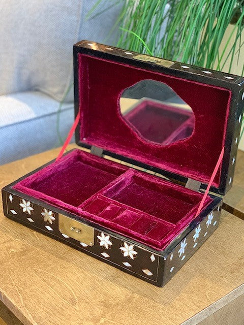 Vintage Korean mother of pearl jewelry box – Champagne Taste Home