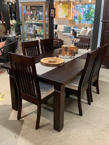 Solid wood, Canadian made dining table & chair set - PRISTINE!