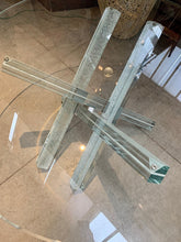 "Trasco" dining table with extra legs