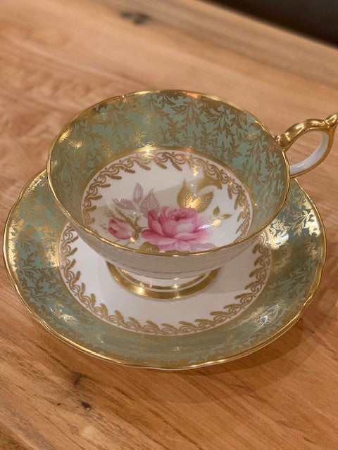 Vintage Aynsley English Bone China teacup and saucer #2539 – Champagne  Taste Home